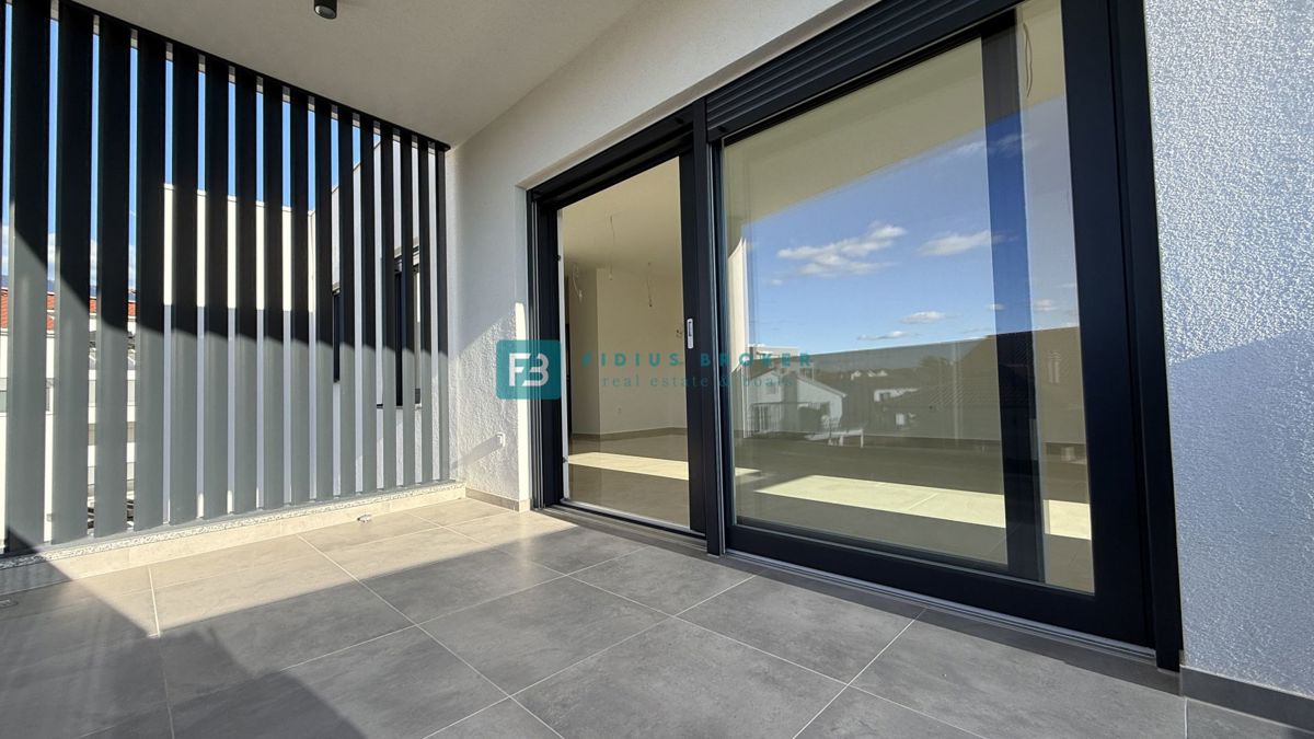 VODICE, novogradnja, vseljivo, 2. nadstropje, terasa, mirna lokacija