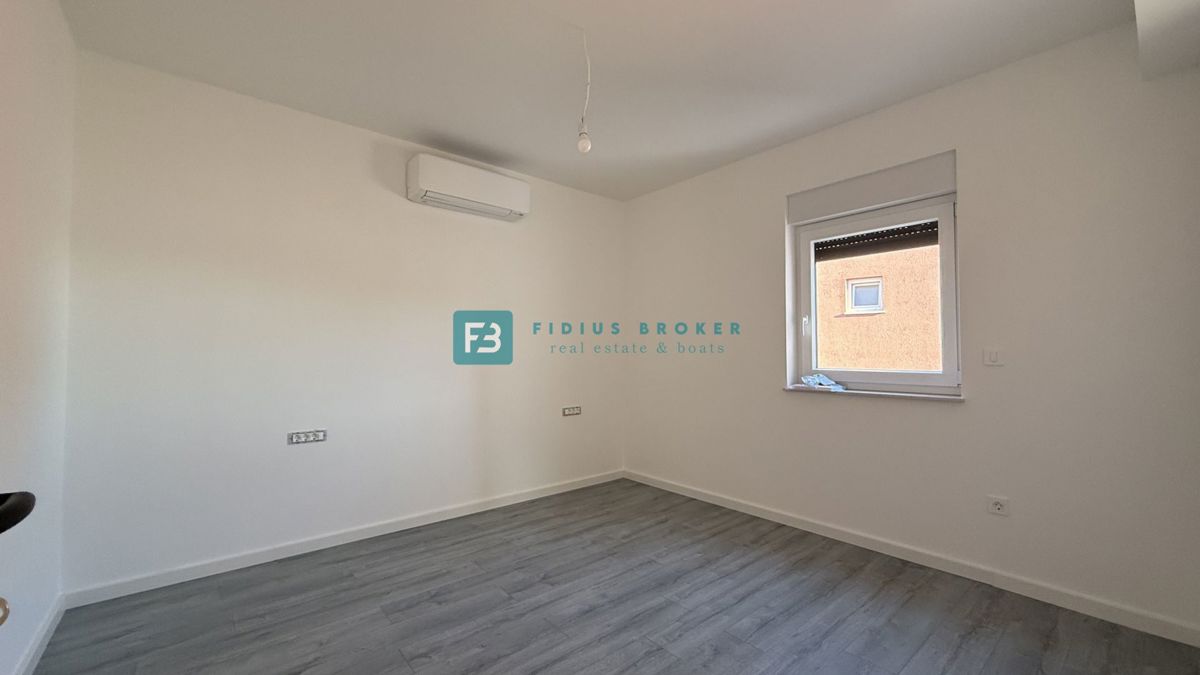 VODICE, novogradnja, vseljivo, 2. nadstropje, terasa, mirna lokacija