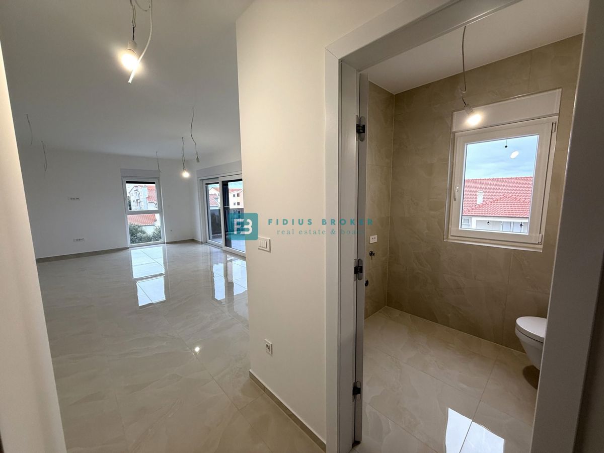 VODICE, novogradnja, vseljivo, 2. nadstropje, terasa, mirna lokacija