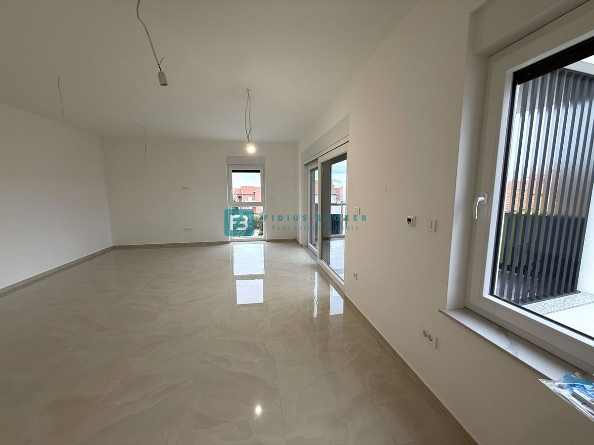 VODICE, novogradnja, vseljivo, 2. nadstropje, terasa, mirna lokacija