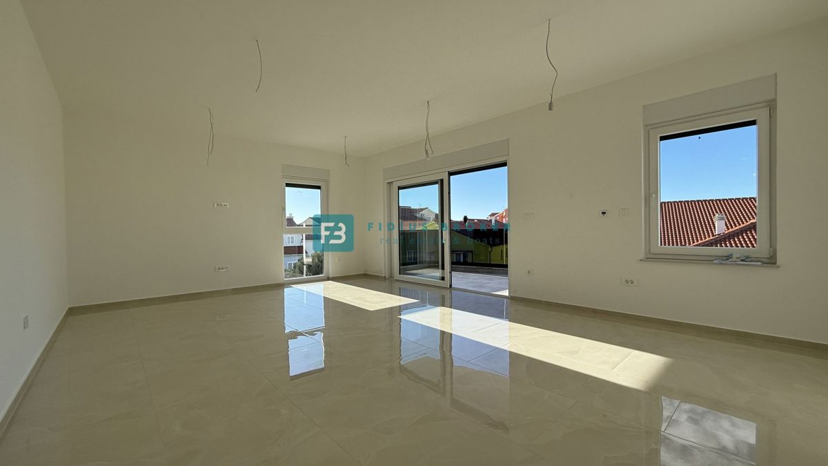 VODICE, novogradnja, vseljivo, 2. nadstropje, terasa, mirna lokacija