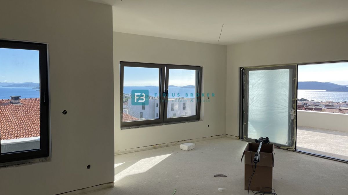 VODICE, novogradnja, 1. nadstropje, pogled na morje, dvigalo, 3s, shramba