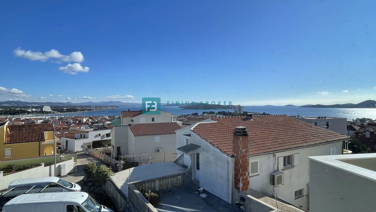 VODICE, novogradnja, 1. nadstropje, pogled na morje, dvigalo, 3s, shramba