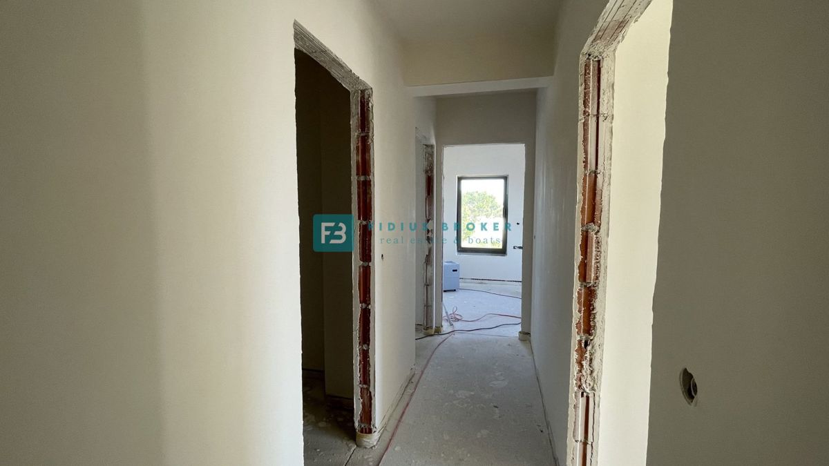 VODICE, novogradnja, 1. nadstropje, pogled na morje, dvigalo, 3s, shramba