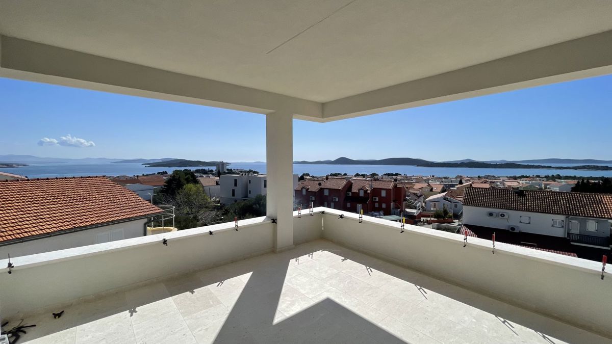 VODICE, novogradnja, 1. nadstropje, pogled na morje, dvigalo, 3s, shramba