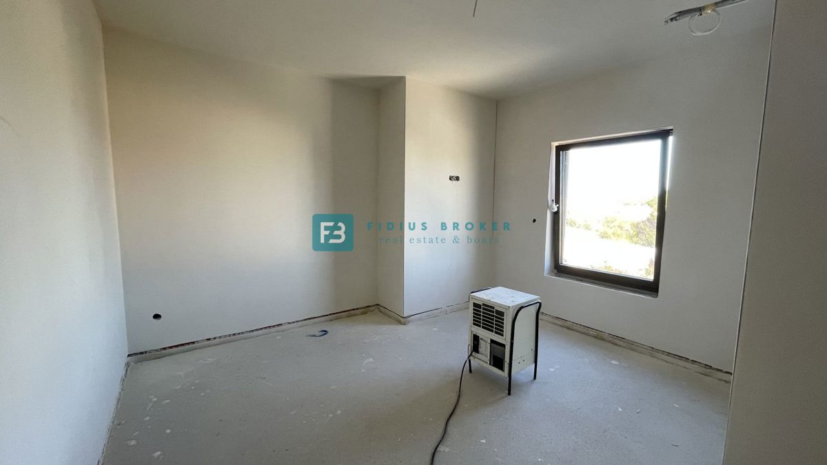 VODICE, novogradnja, 1. nadstropje, pogled na morje, dvigalo, 3s, shramba