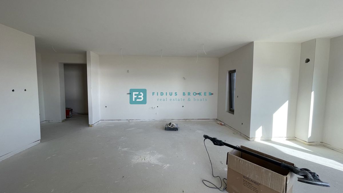 VODICE, novogradnja, 1. nadstropje, pogled na morje, dvigalo, 3s, shramba