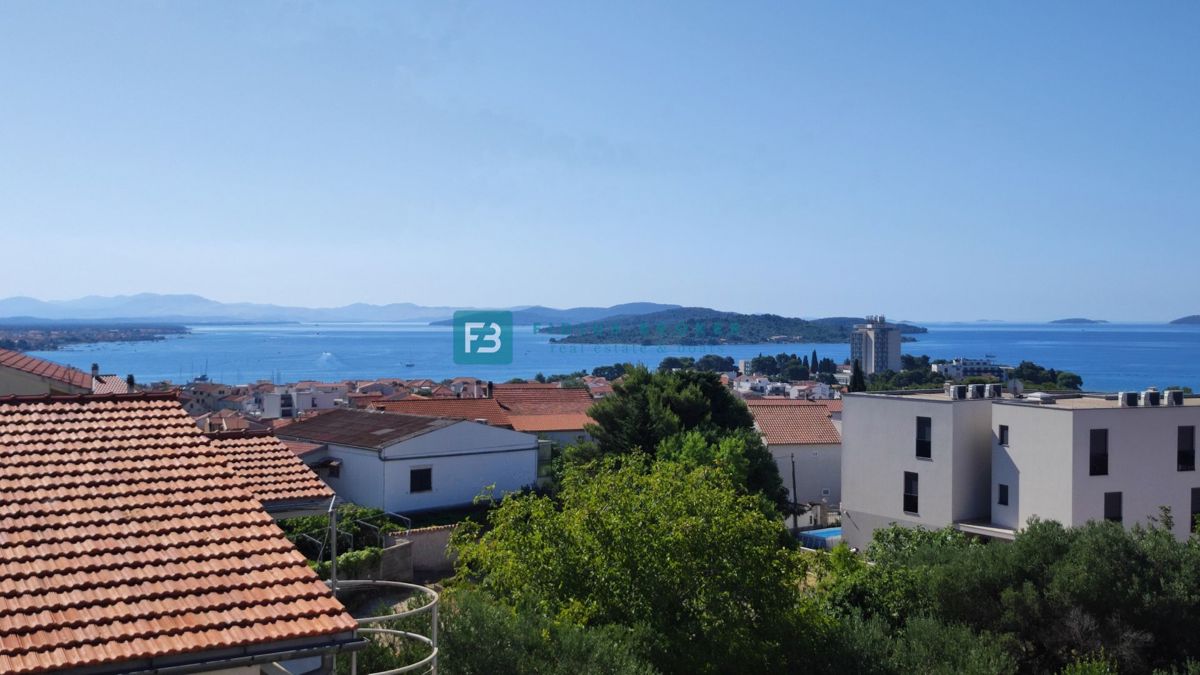 VODICE, novogradnja, 1. nadstropje, pogled na morje, dvigalo, 3s, shramba