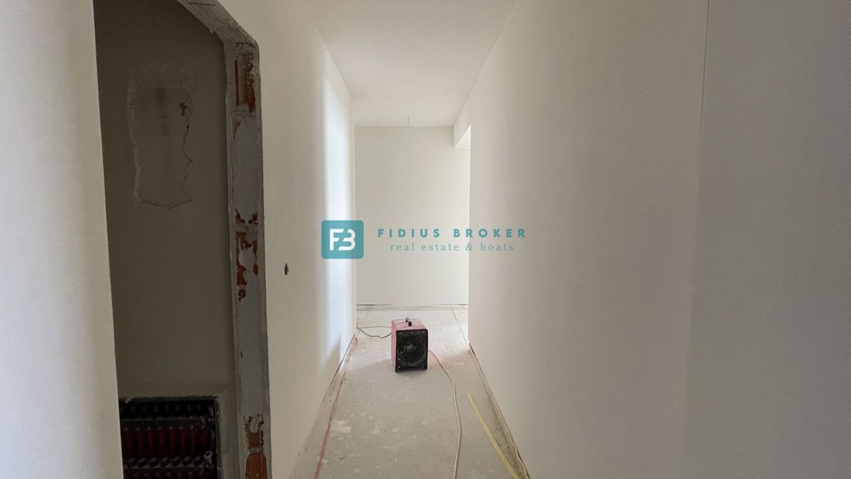 VODICE, novogradnja, 1. nadstropje, pogled na morje, dvigalo, 3s, shramba