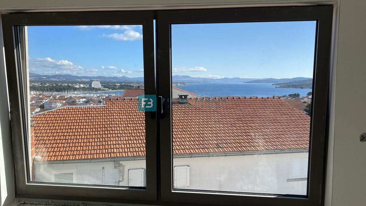 VODICE, novogradnja, 1. nadstropje, pogled na morje, dvigalo, 3s, shramba