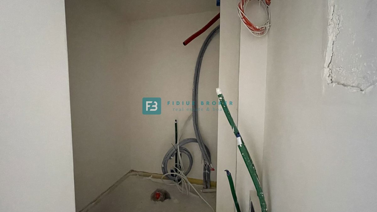 VODICE, novogradnja, 1. nadstropje, pogled na morje, dvigalo, 3s, shramba