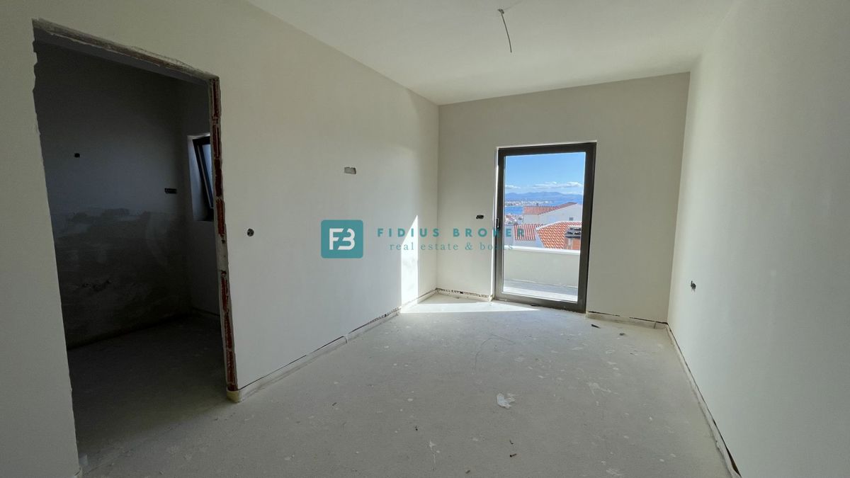 VODICE, novogradnja, 1. nadstropje, pogled na morje, dvigalo, 3s, shramba