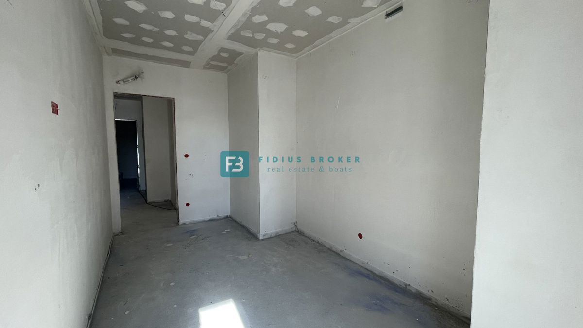 VODICE, novo, vrhunska lokacija, 50 m do plaže, pogled na morje, dvigalo