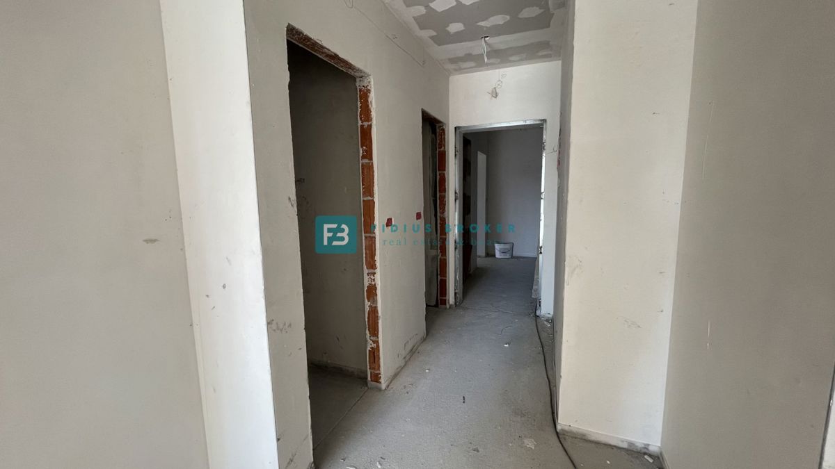 VODICE, novo, vrhunska lokacija, 50 m do plaže, pogled na morje, dvigalo