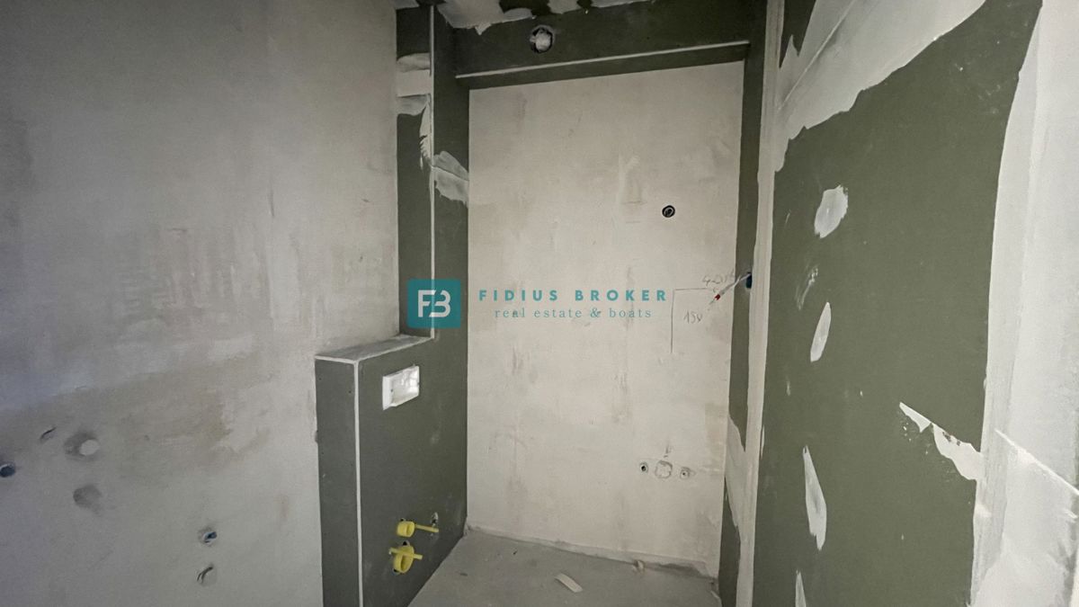 VODICE, novo, vrhunska lokacija, 50 m do plaže, pogled na morje, dvigalo