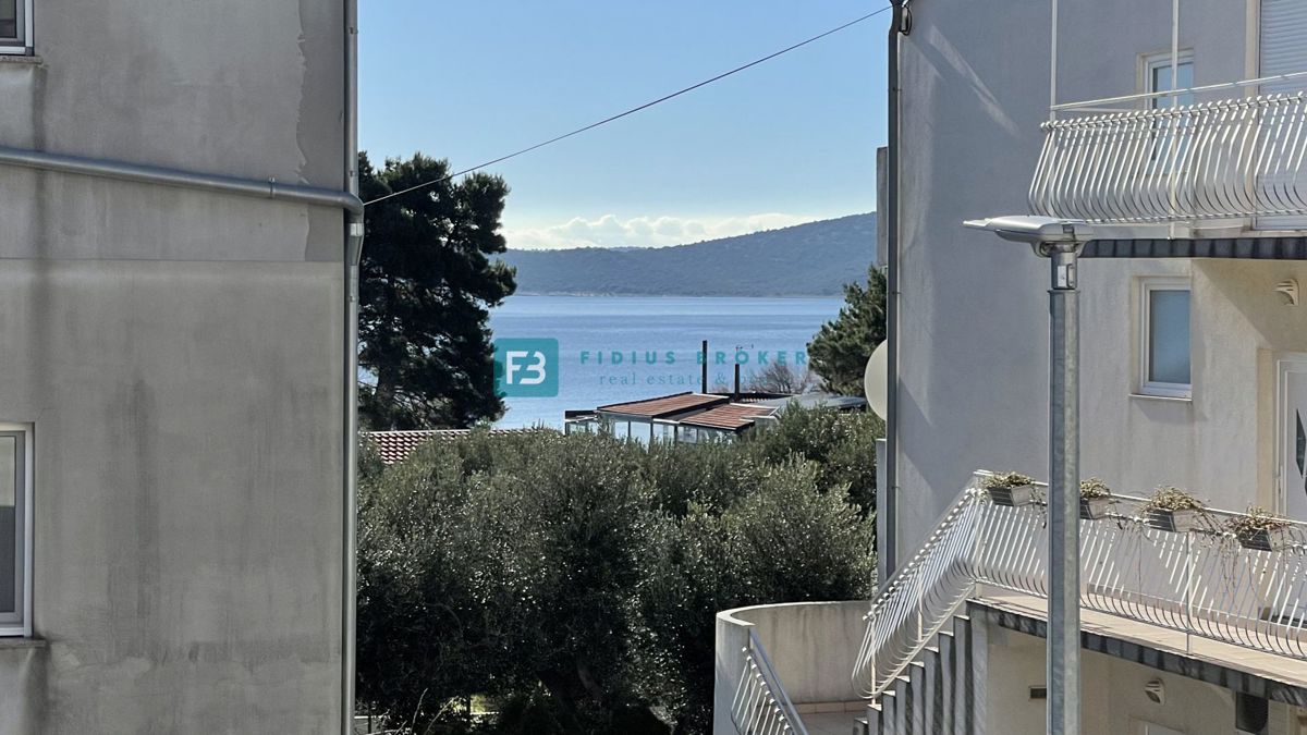 VODICE, novo, vrhunska lokacija, 50 m do plaže, pogled na morje, dvigalo
