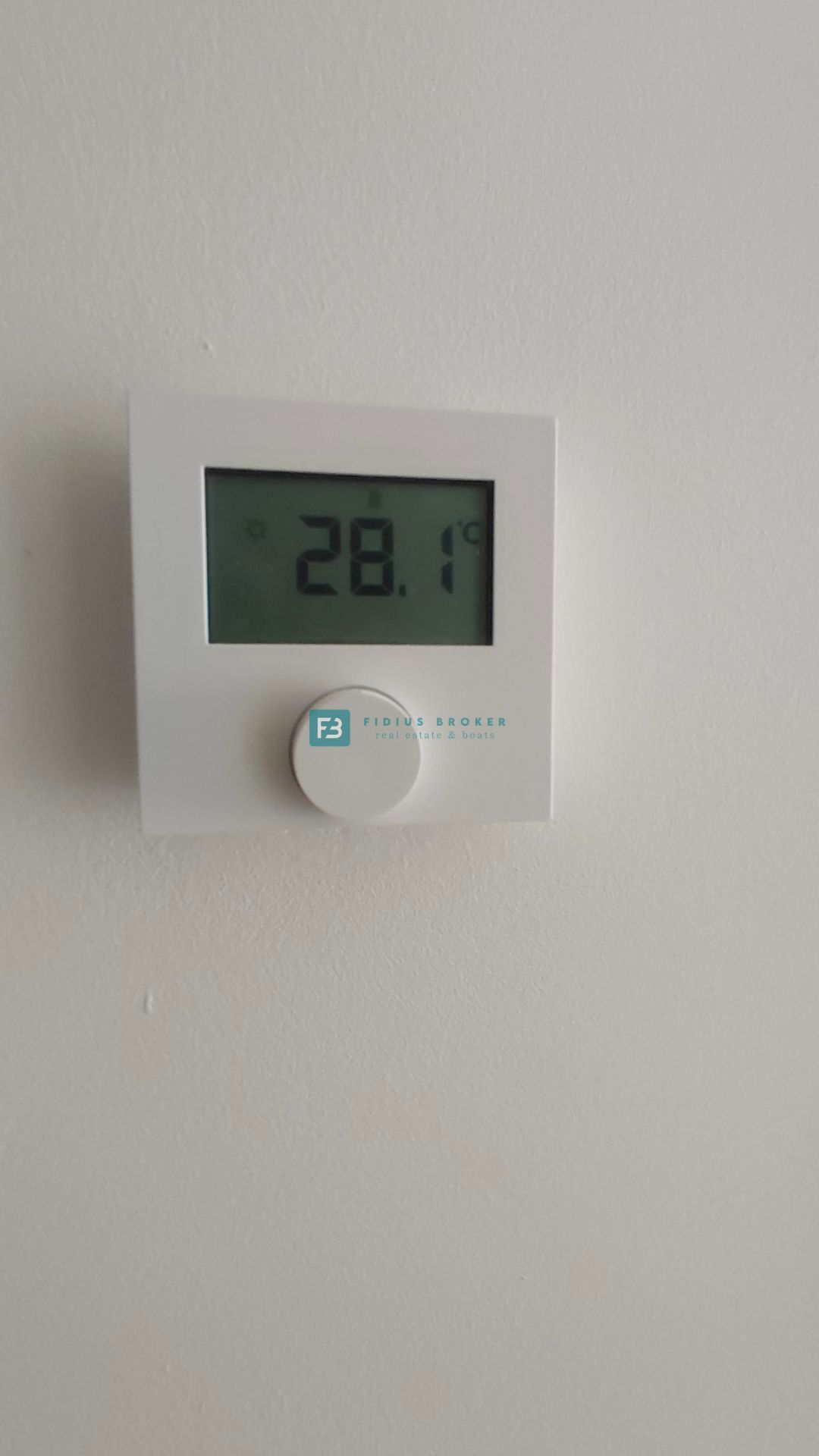 VODICE, novogradnja, luksuzno stanovanje, center, 250 m do rive