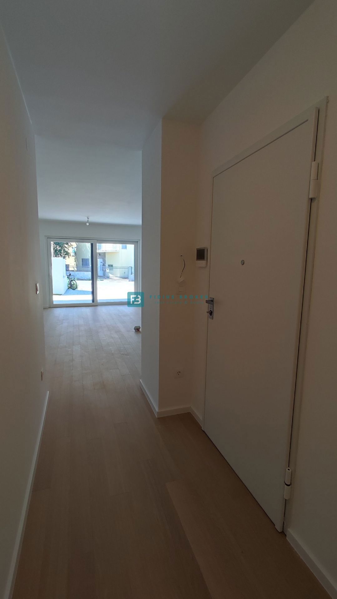 VODICE, novogradnja, luksuzno stanovanje, center, 250 m do rive