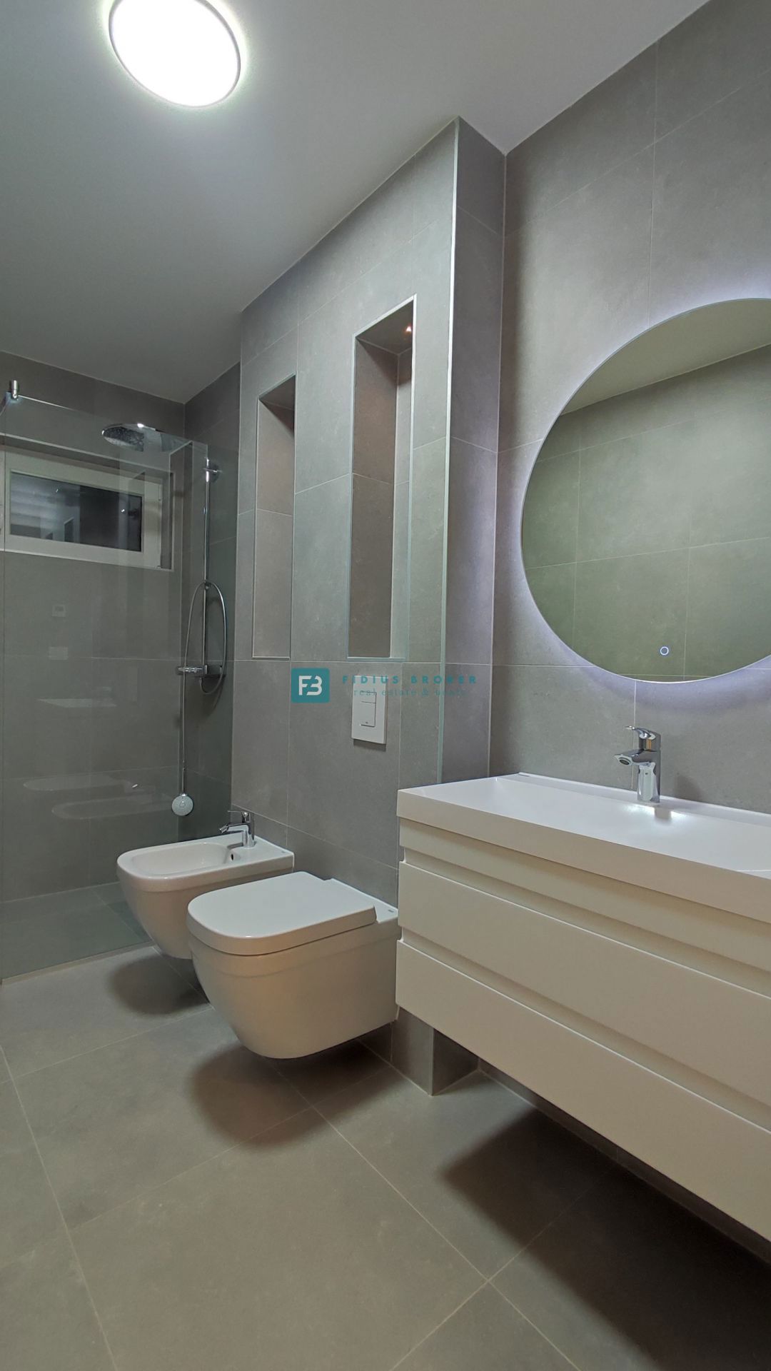 VODICE, novogradnja, luksuzno stanovanje, center, 250 m do rive