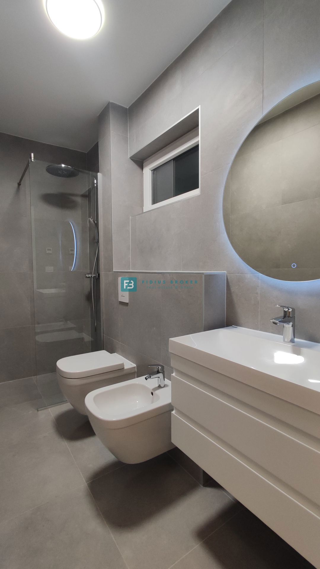 VODICE, novogradnja, luksuzno stanovanje, center, 250 m do rive