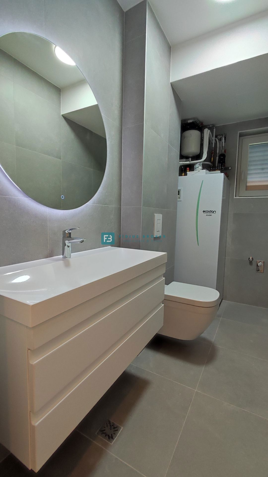 VODICE, novogradnja, luksuzno stanovanje, center, 250 m do rive