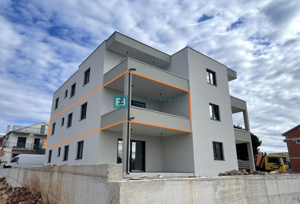 VODICE, novogradnja, moderno stanovanje, terasa, 2 spalnici