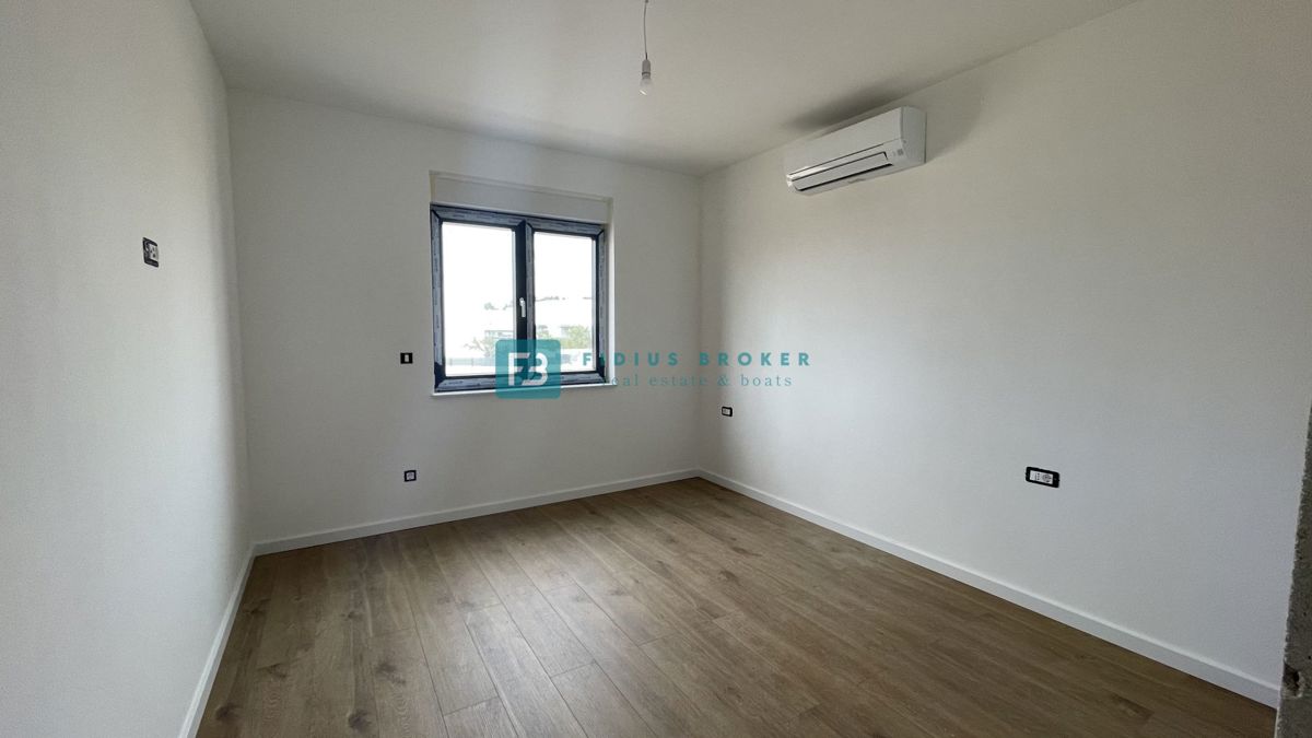 VODICE, novogradnja, moderno stanovanje, terasa, 2 spalnici