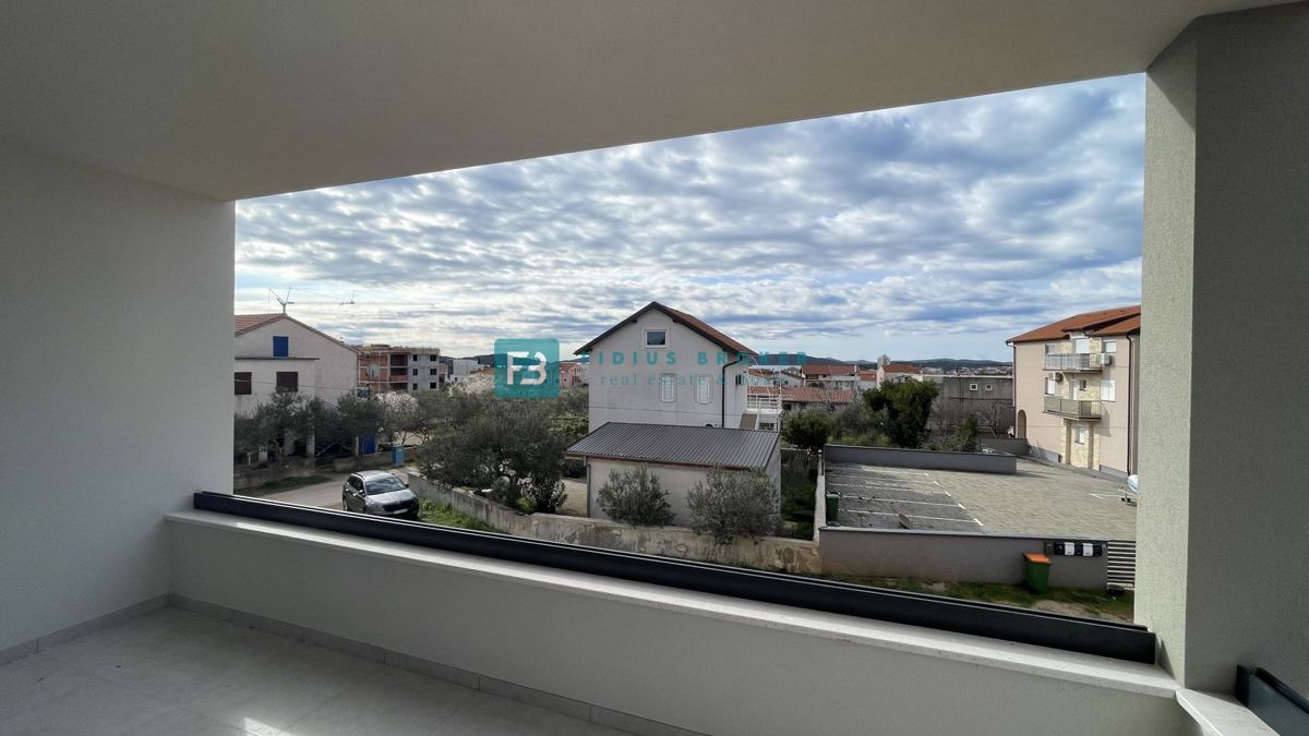 VODICE, novogradnja, moderno stanovanje, terasa, 2 spalnici