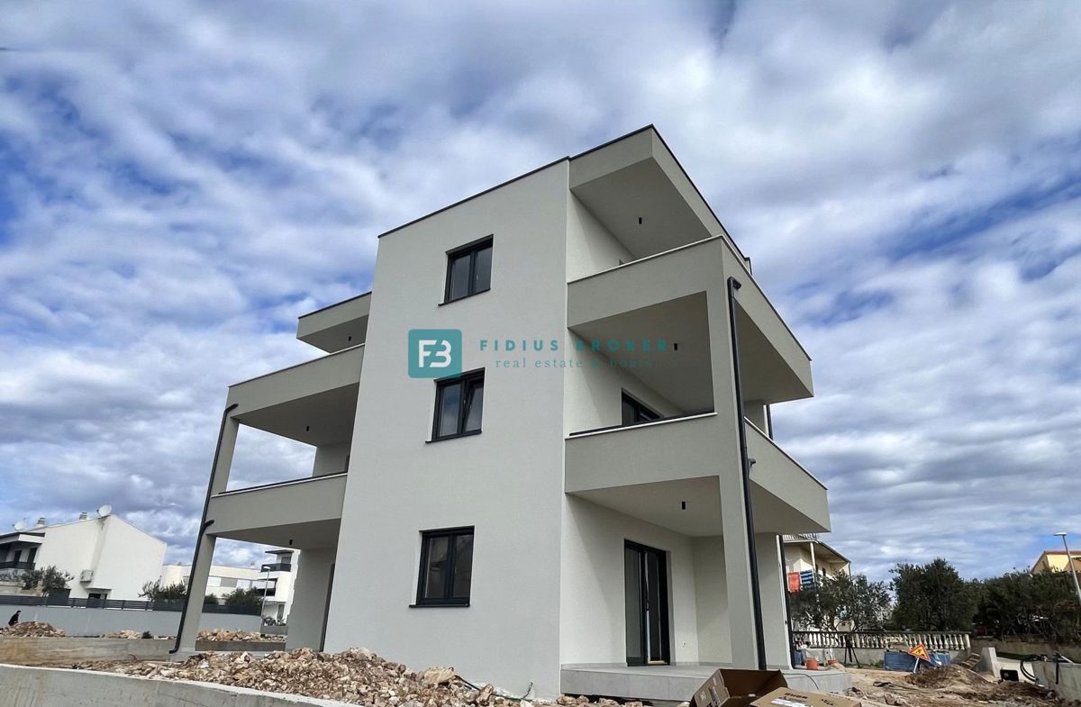 VODICE, novogradnja, moderno stanovanje, terasa, 2 spalnici