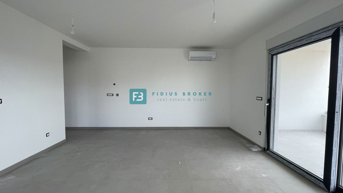 VODICE, novogradnja, moderno stanovanje, terasa, 2 spalnici