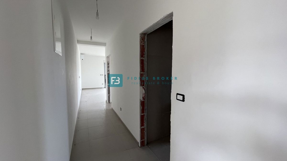 VODICE, novogradnja, moderno stanovanje, terasa, 2 spalnici