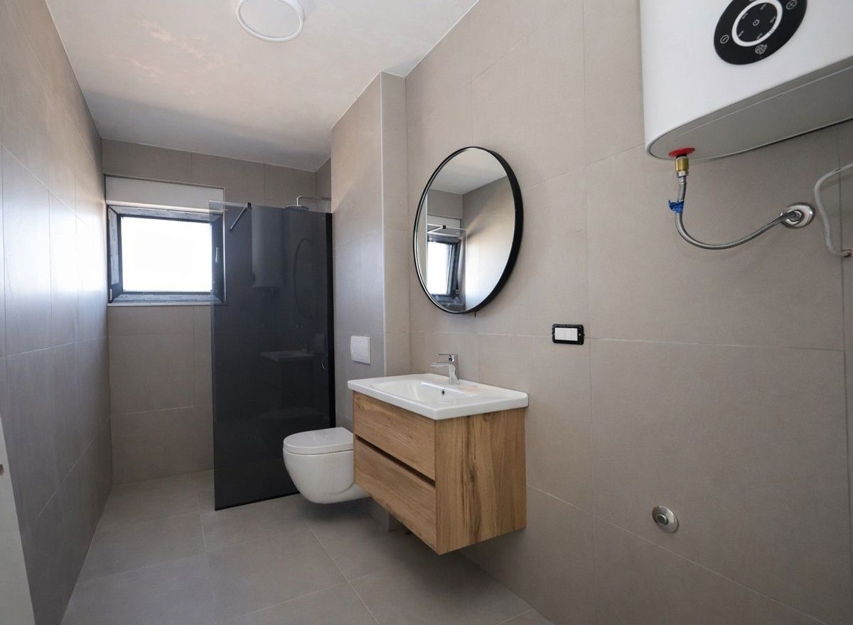 VODICE, novogradnja, moderno stanovanje, terasa, 2 spalnici