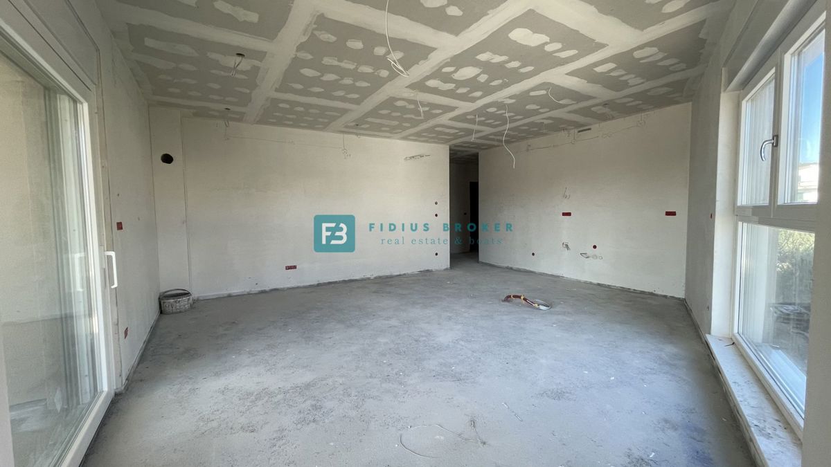 VODICE, novo, luksuzno stanovanje, vrhunska lokacija, 50 m do plaže, 1. nadstropje, terasa, dvigalo