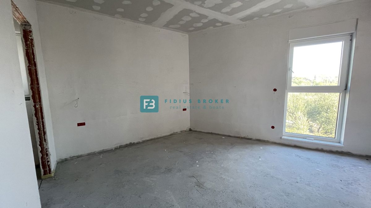 VODICE, novo, luksuzno stanovanje, vrhunska lokacija, 50 m do plaže, 1. nadstropje, terasa, dvigalo