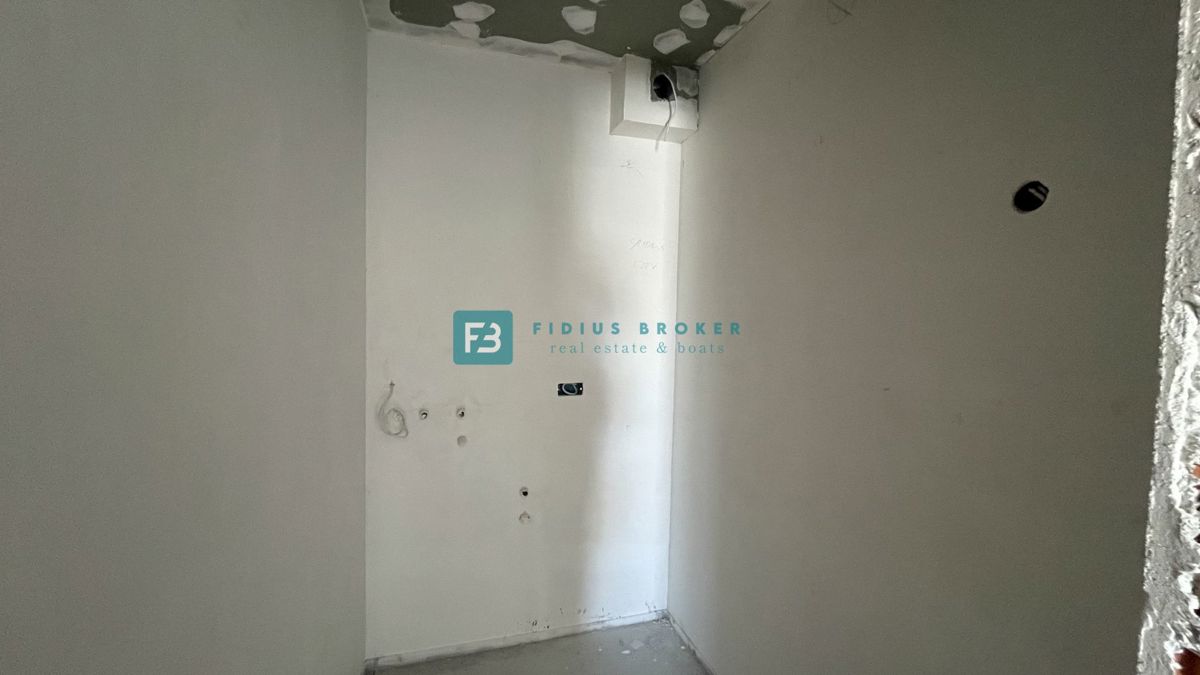 VODICE, novo, luksuzno stanovanje, vrhunska lokacija, 50 m do plaže, 1. nadstropje, terasa, dvigalo