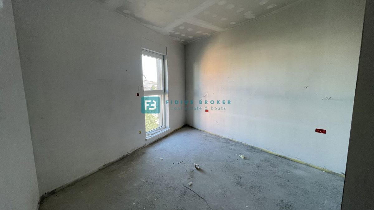 VODICE, novo, luksuzno stanovanje, vrhunska lokacija, 50 m do plaže, 1. nadstropje, terasa, dvigalo