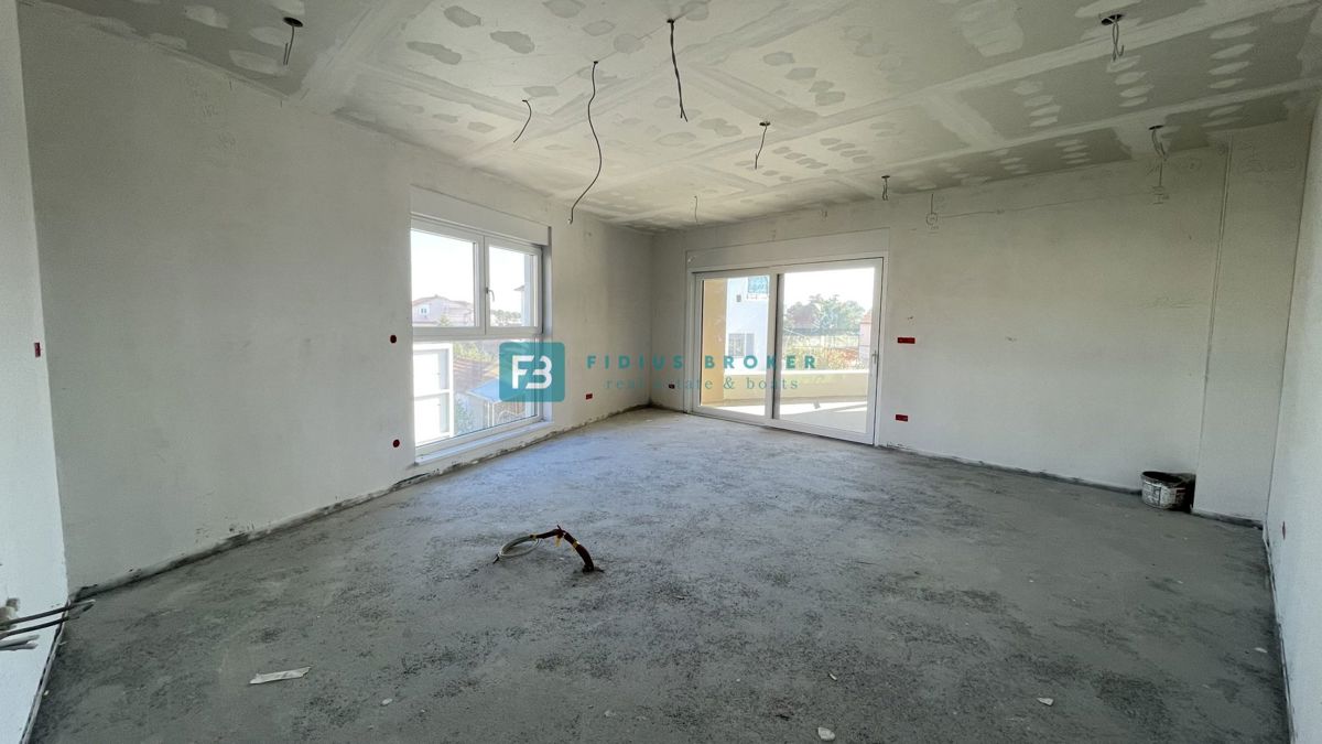 VODICE, novo, luksuzno stanovanje, vrhunska lokacija, 50 m do plaže, 1. nadstropje, terasa, dvigalo