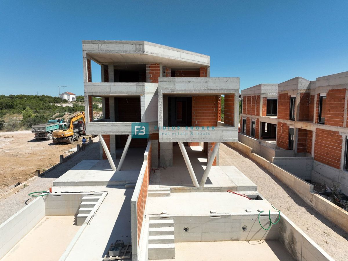 VODICE, novogradnja, penthouse, 2. nadstropje, pogled na morje, 3 ss