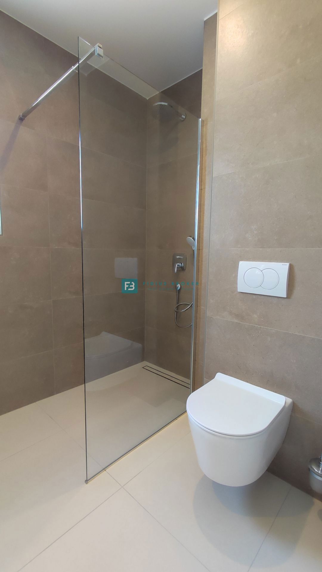 VODICE, novogradnja, moderno stanovanje, 1. nadstropje, 400 m od plaže