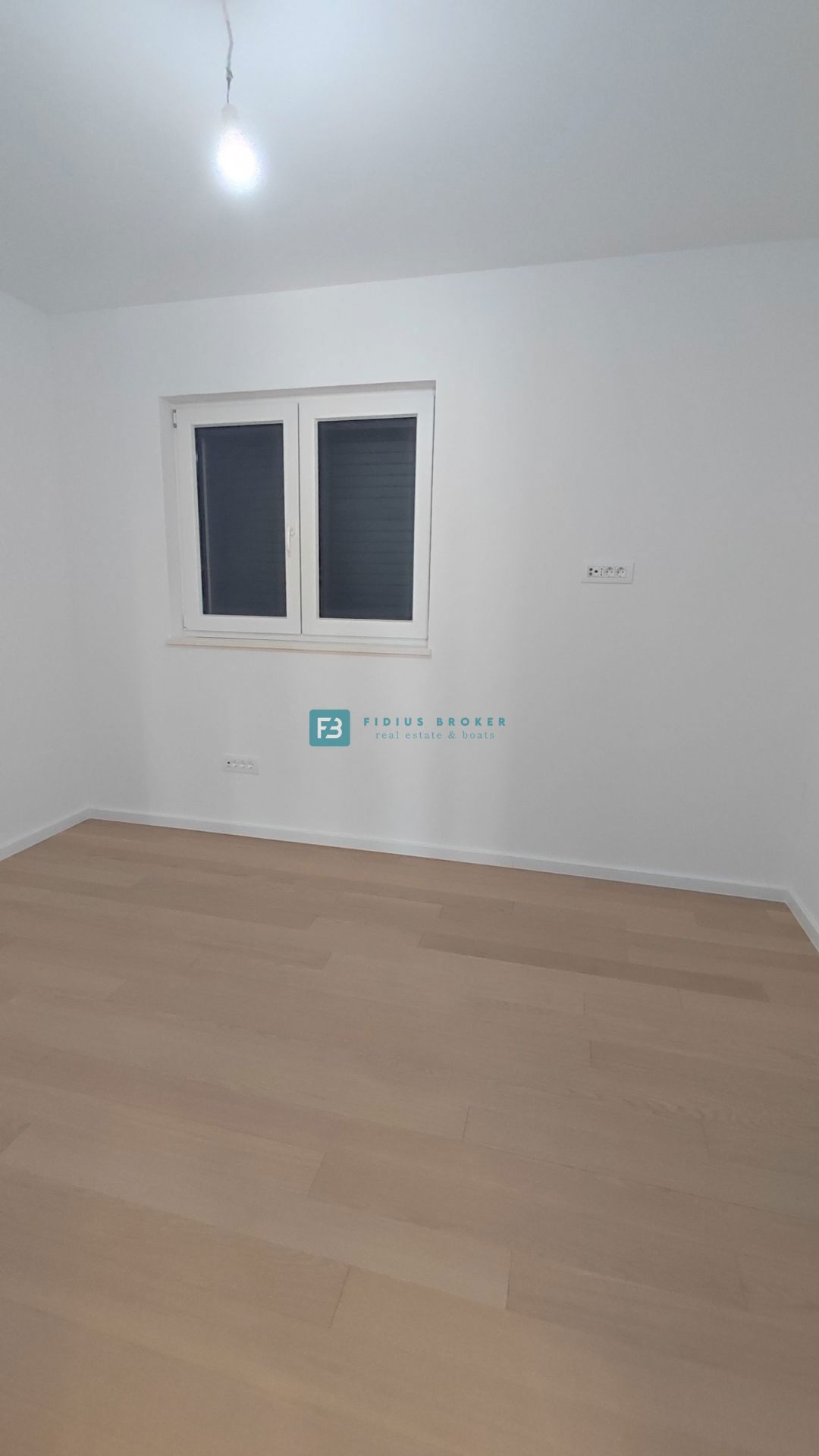 VODICE, novogradnja, luksuzno stanovanje, center, 250 m do rive