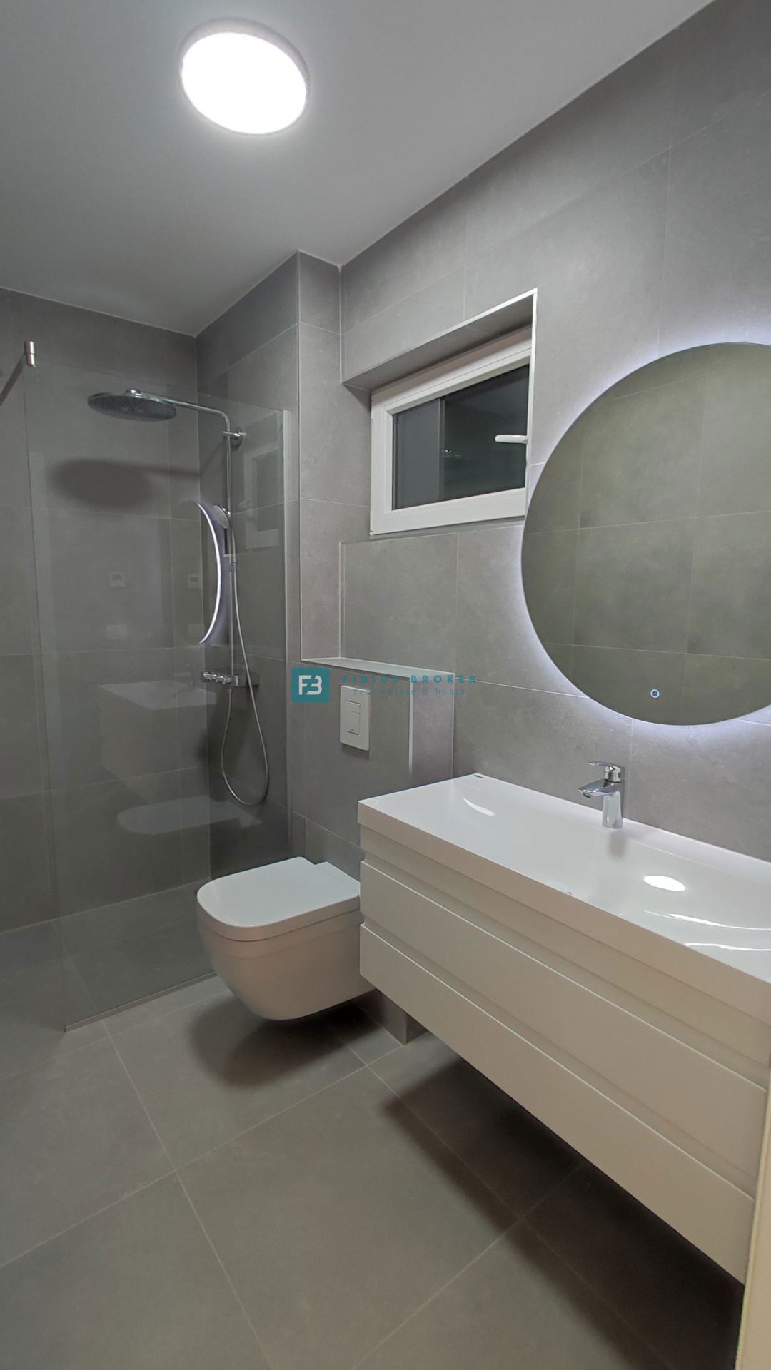 VODICE, novogradnja, luksuzno stanovanje, center, 250 m do rive