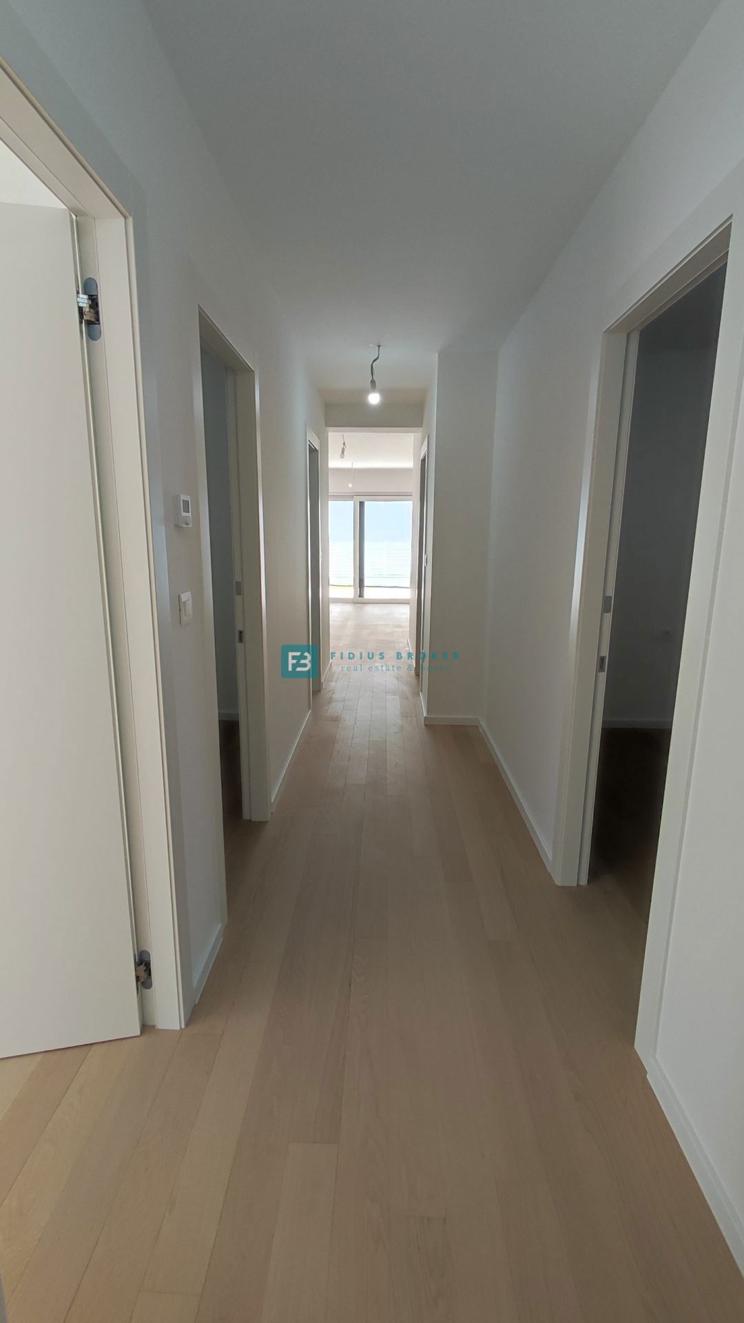 VODICE, novogradnja, luksuzno stanovanje, center, 250 m do rive