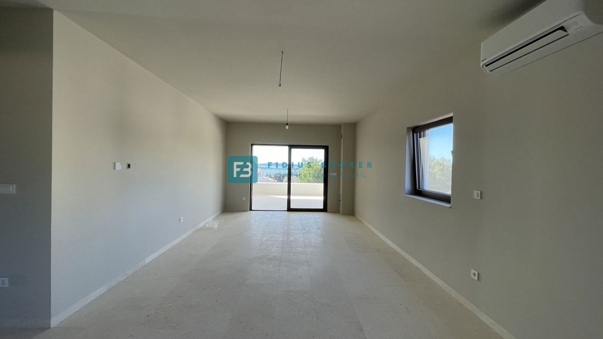 VODICE, novogradnja, pritličje, dvigalo, parkirišče, shramba