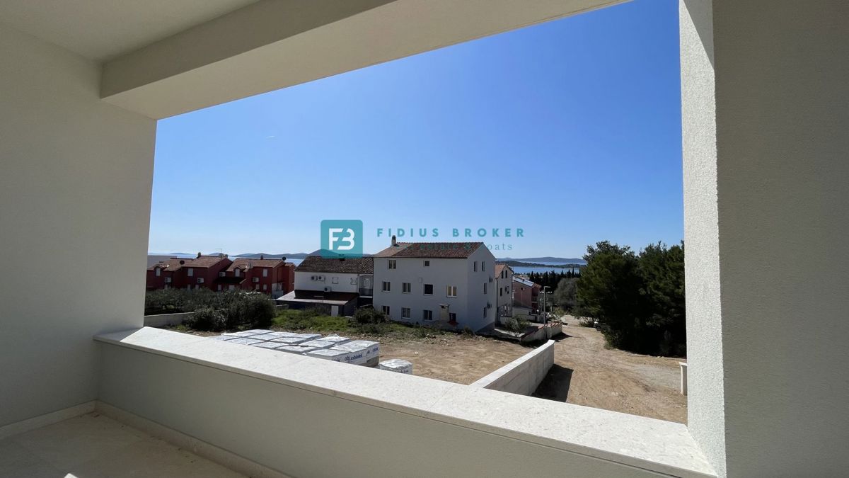 VODICE, novogradnja, pritličje, dvigalo, parkirišče, shramba