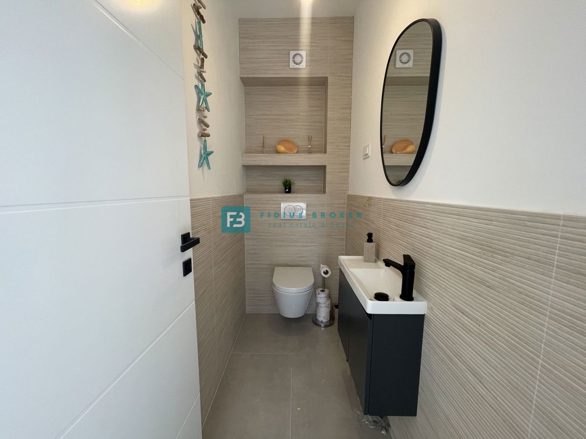 VODICE - SRIMA, novo, opremljeno stanovanje, 300 m do plaže, pogled na morje, 3 spalnice