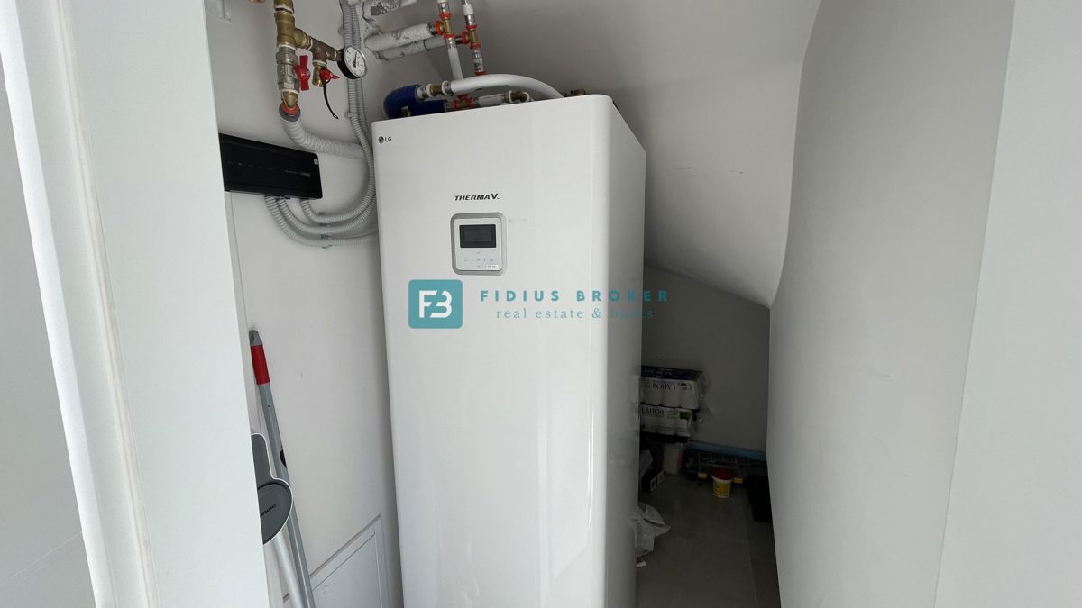 VODICE - SRIMA, novo, opremljeno stanovanje, 300 m do plaže, pogled na morje, 3 spalnice