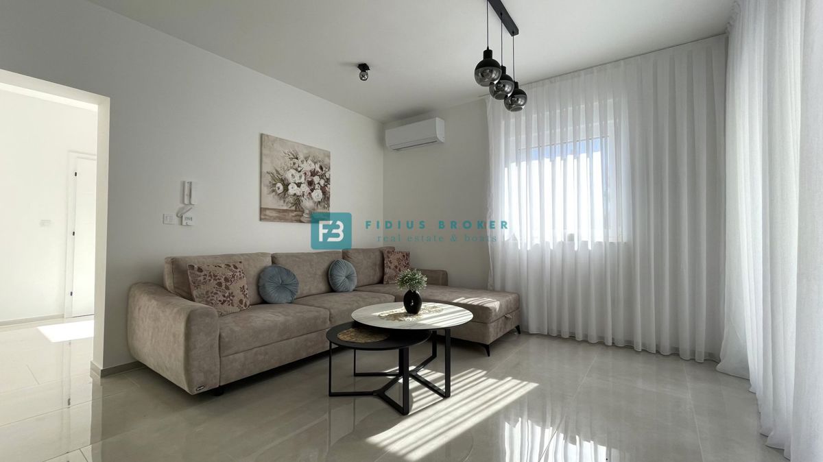 VODICE - SRIMA, novo, opremljeno stanovanje, 300 m do plaže, pogled na morje, 3 spalnice