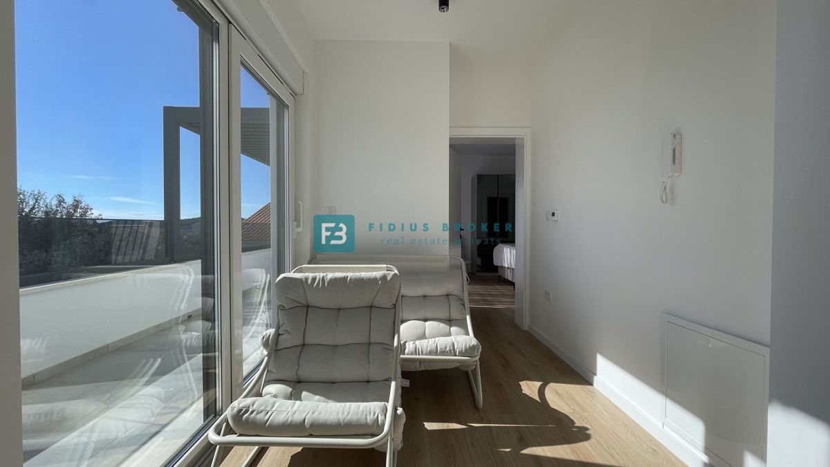 VODICE - SRIMA, novo, opremljeno stanovanje, 300 m do plaže, pogled na morje, 3 spalnice