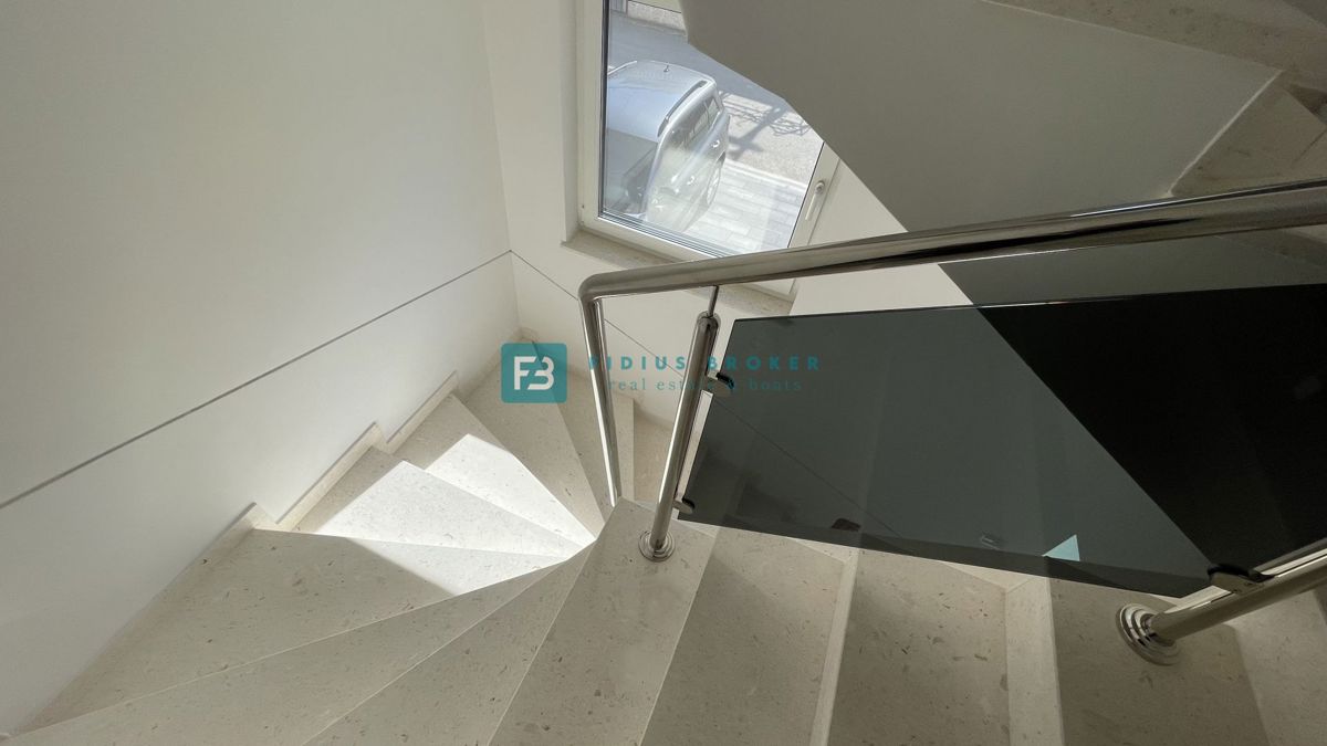 VODICE - SRIMA, novo, opremljeno stanovanje, 300 m do plaže, pogled na morje, 3 spalnice