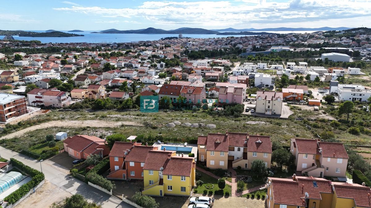 VODICE, opremljeno stanovanje, pritličje, pogled na morje